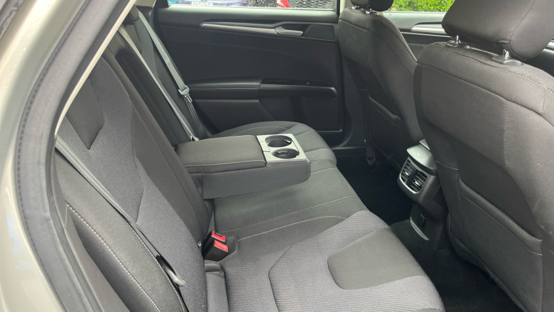 Ford Mondeo 2.0 TDCi 180 Titanium 5dr Diesel Hatchback
